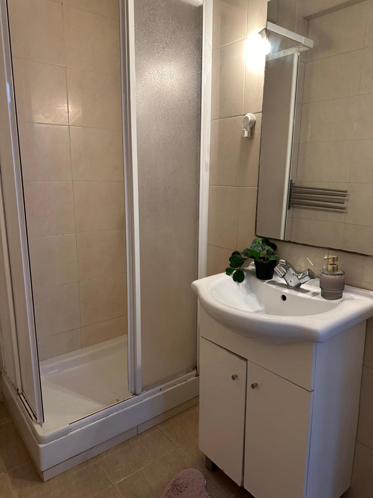 Bright Spacious 1 Bedroom Apartment Lissabon